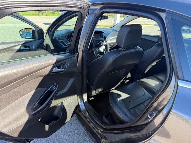 2016 Ford Focus Titanium photo 4