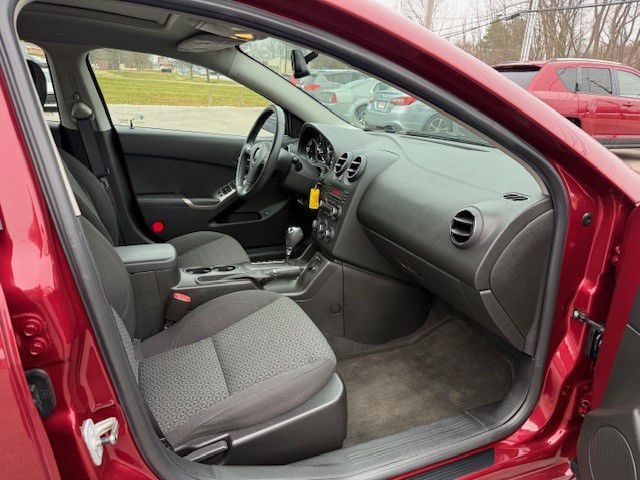 2009 Pontiac G6 SE1 photo 2