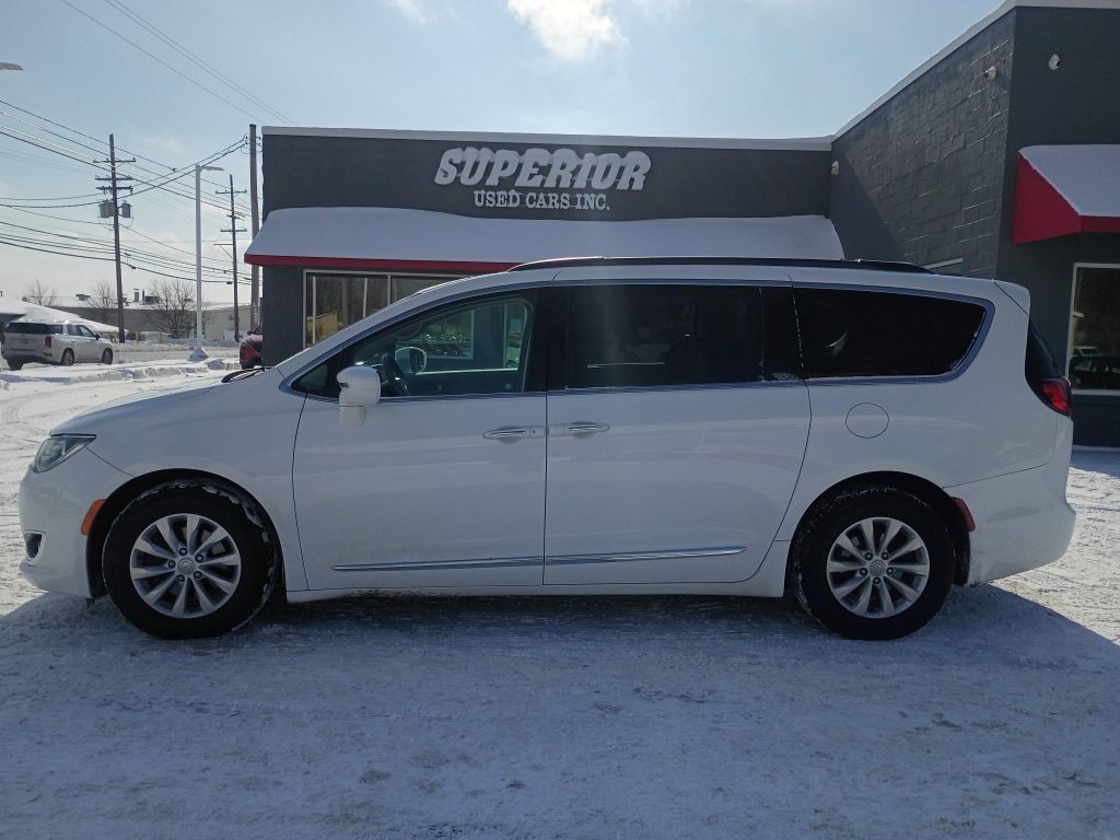 Chrysler Pacifica  2017