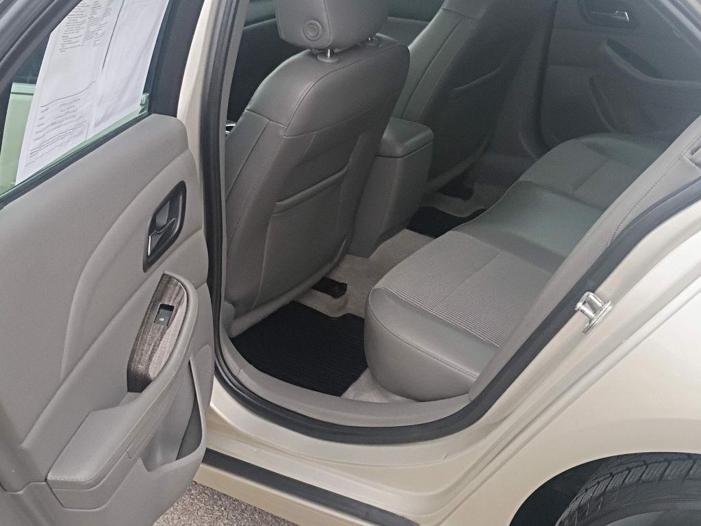 Chevrolet Malibu  2014