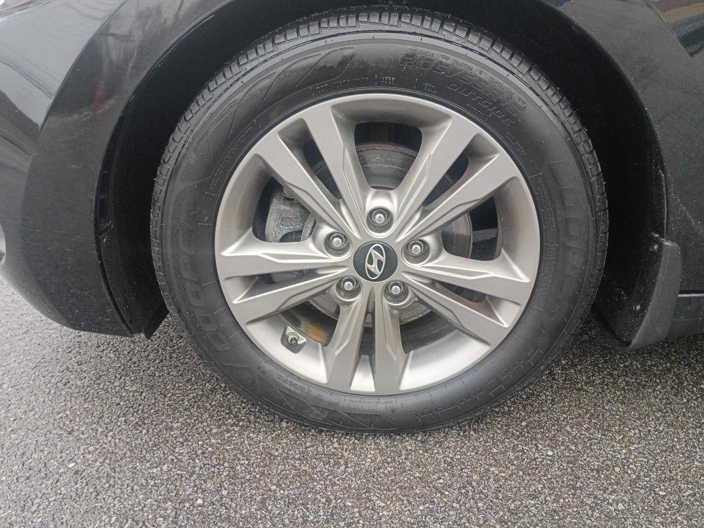 Hyundai Elantra  2018