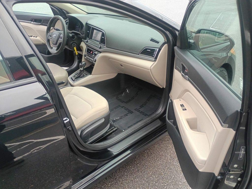 Hyundai Elantra  2018