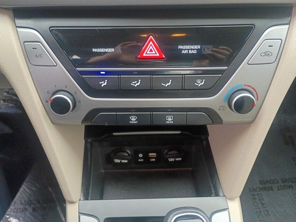 Hyundai Elantra  2018