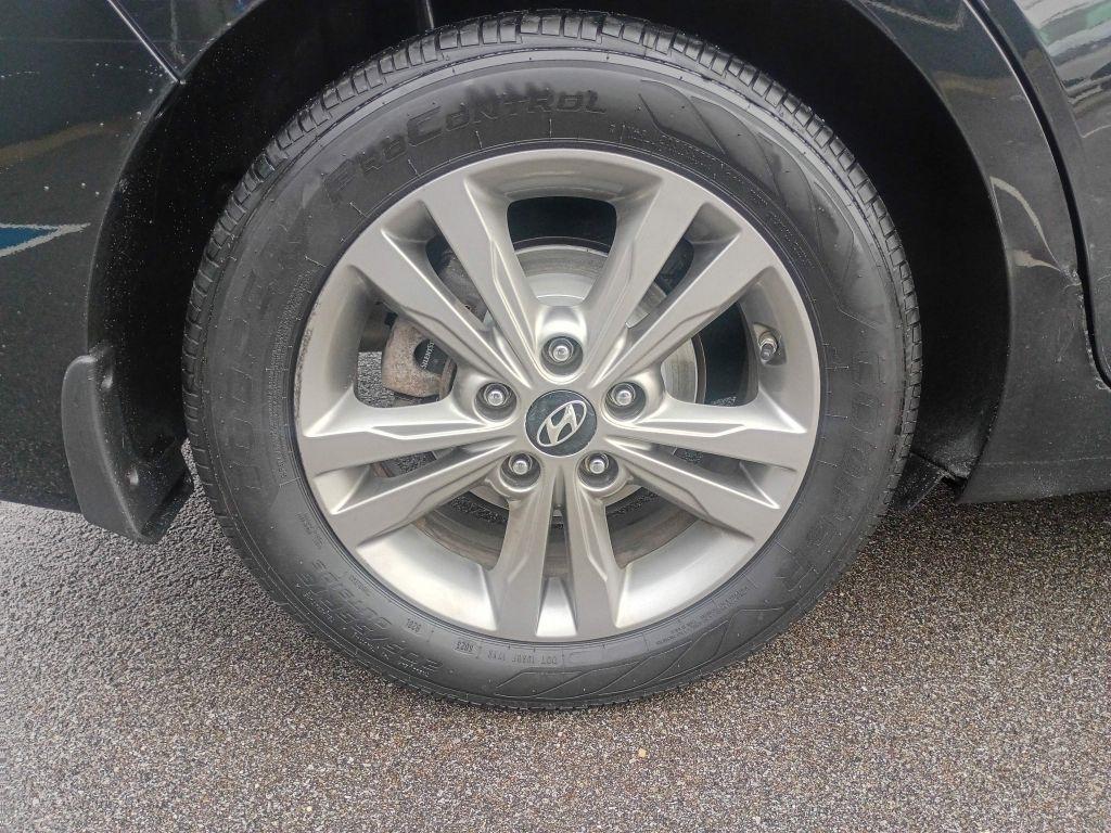 Hyundai Elantra  2018