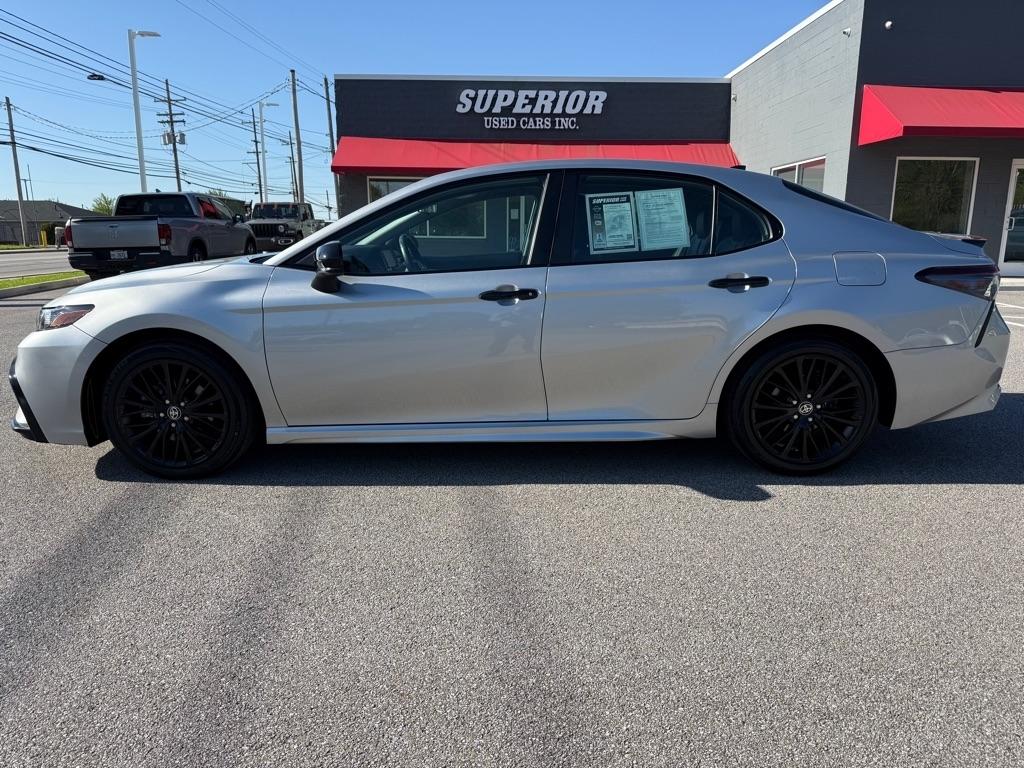 Toyota Camry  2021