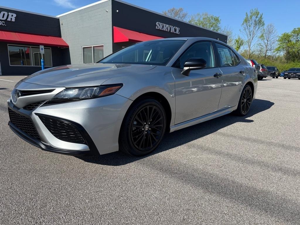 Toyota Camry  2021