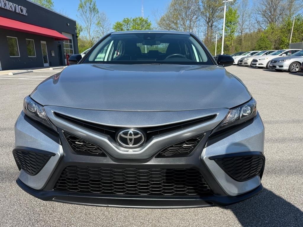 Toyota Camry  2021