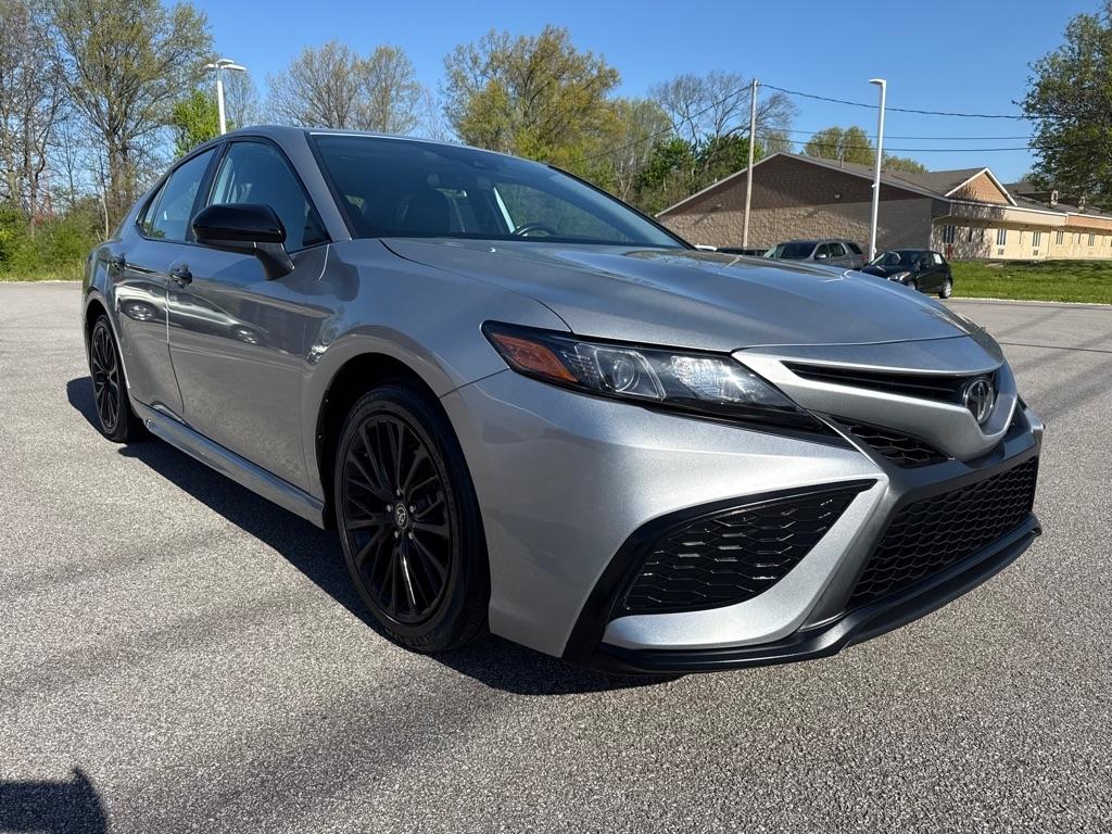 Toyota Camry  2021