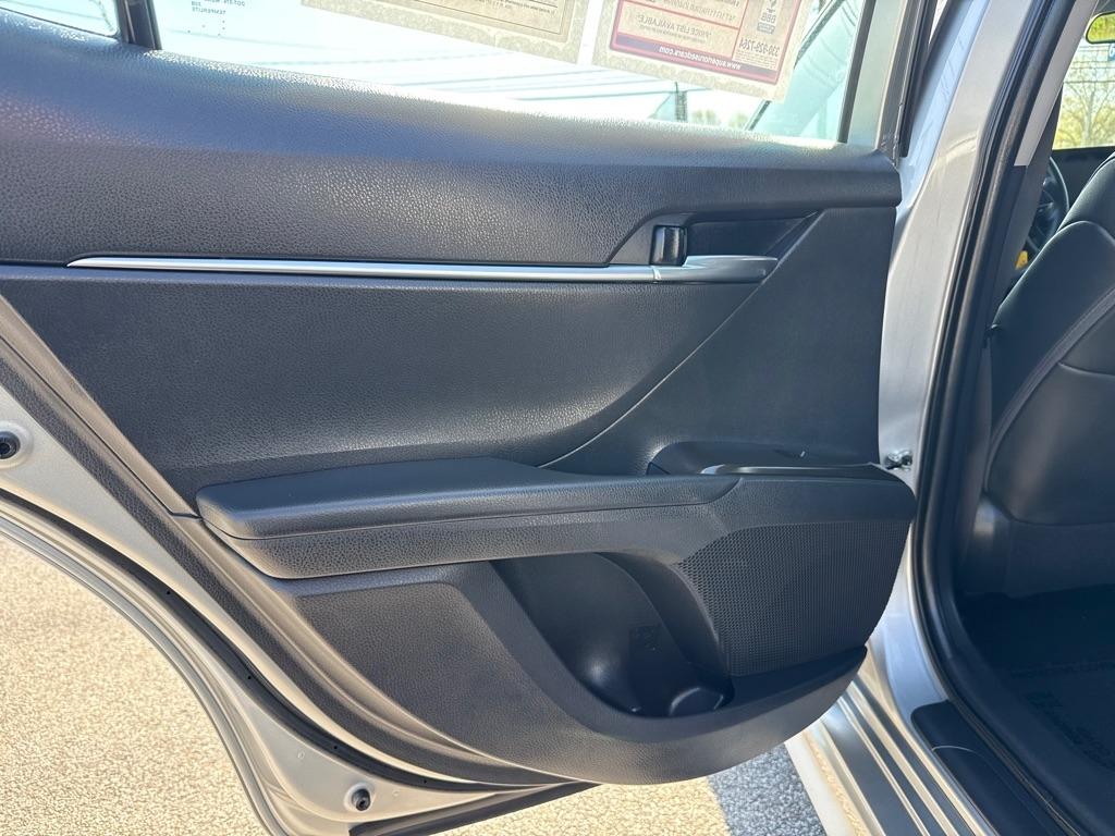 Toyota Camry  2021