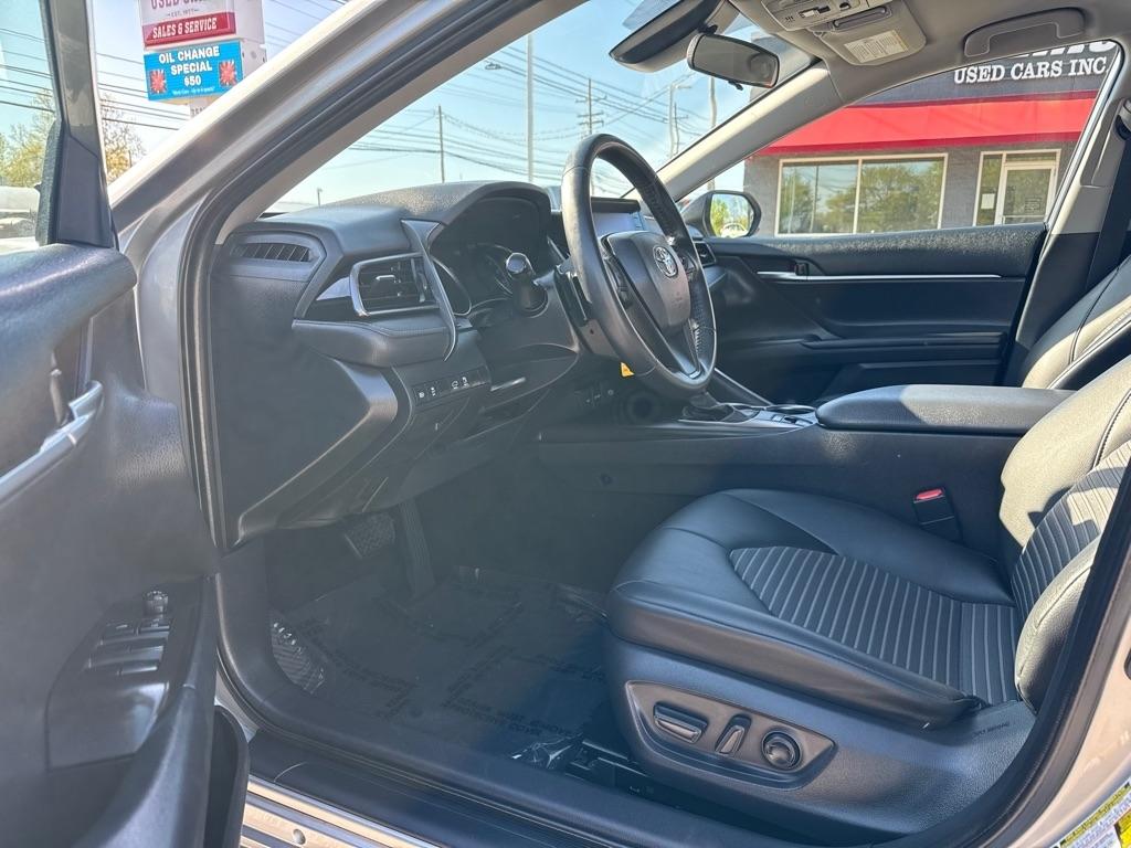 Toyota Camry  2021