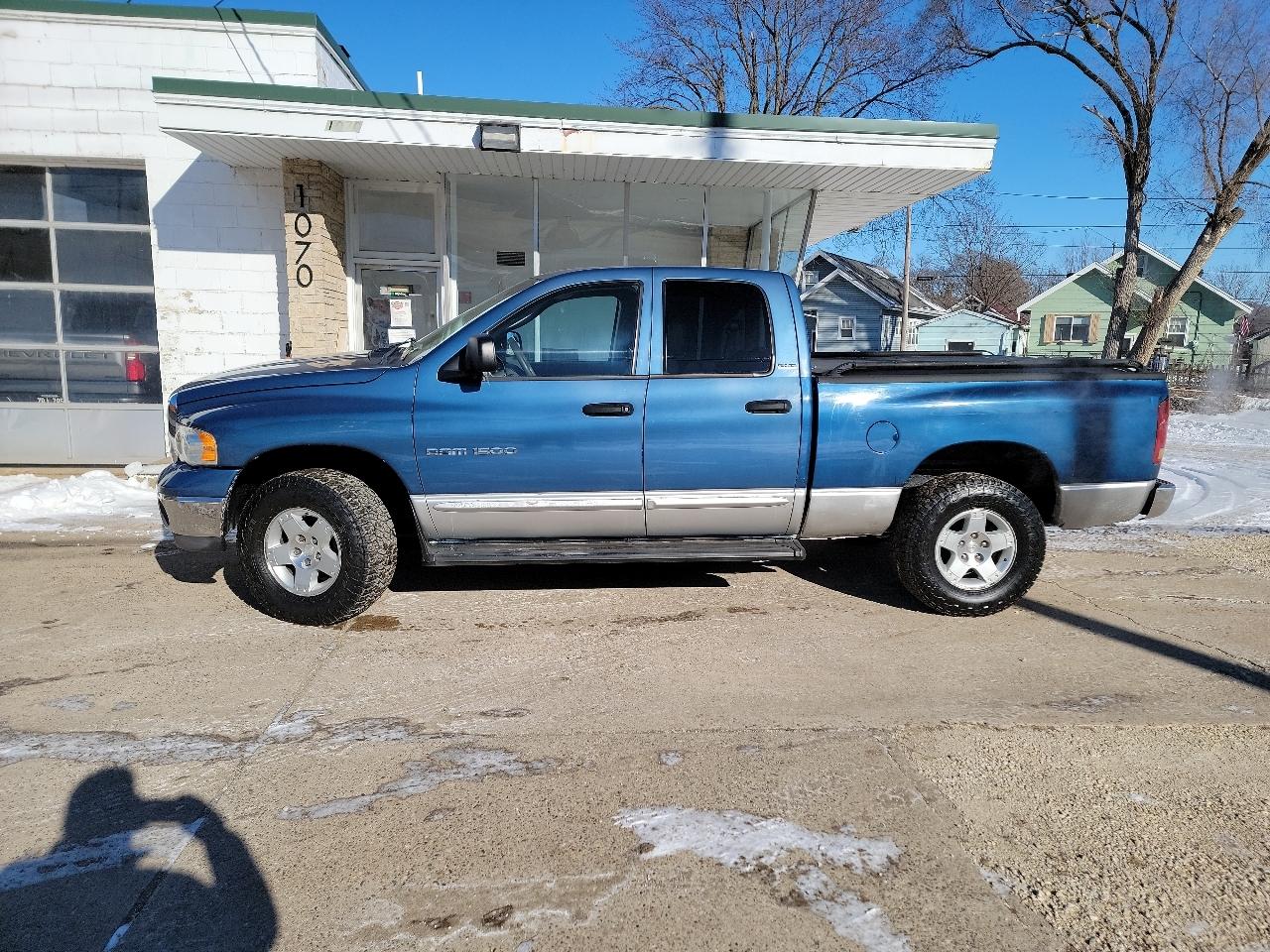 Dodge Ram 1500 ST Quad Cab Short Bed 4WD 2002