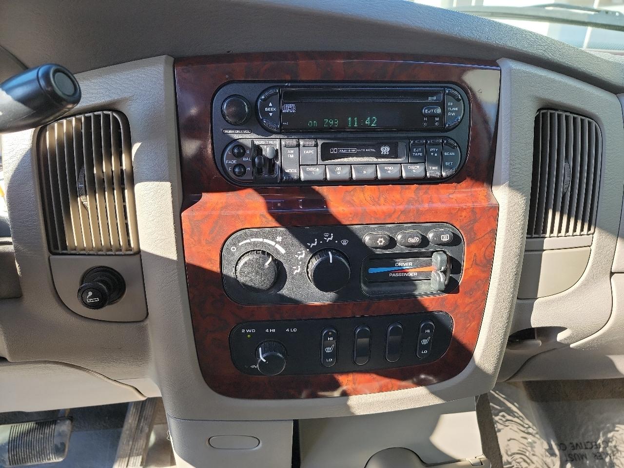 Dodge Ram 1500 ST Quad Cab Short Bed 4WD 2002