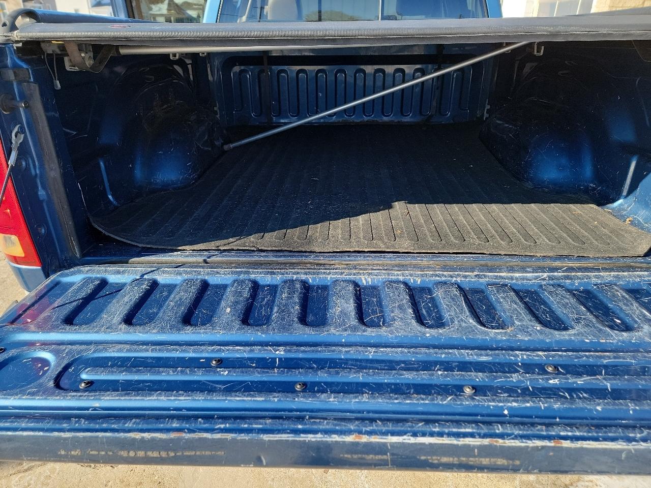 Dodge Ram 1500 ST Quad Cab Short Bed 4WD 2002