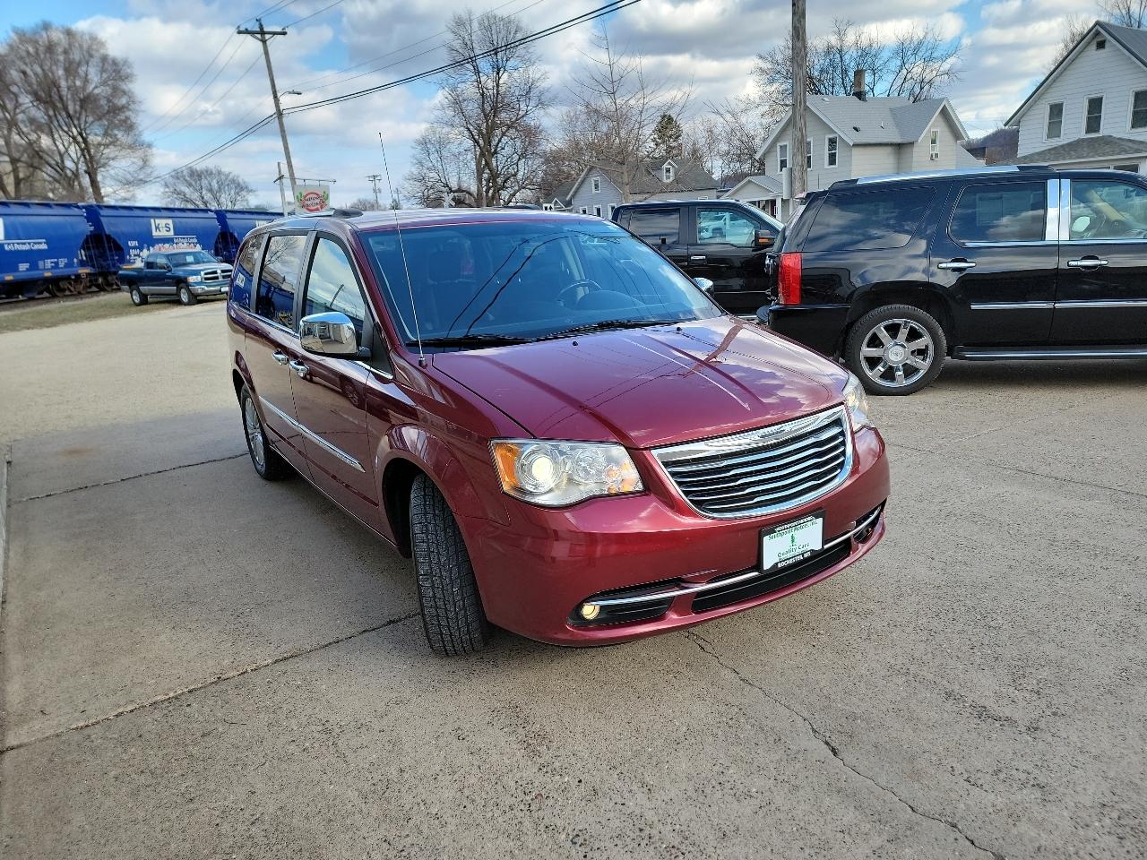Chrysler Town & Country Limited 2012