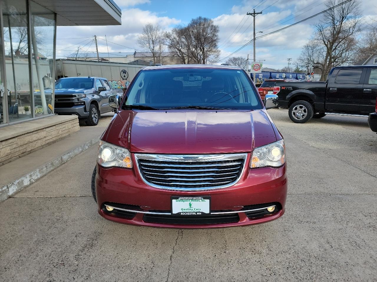 Chrysler Town & Country Limited 2012