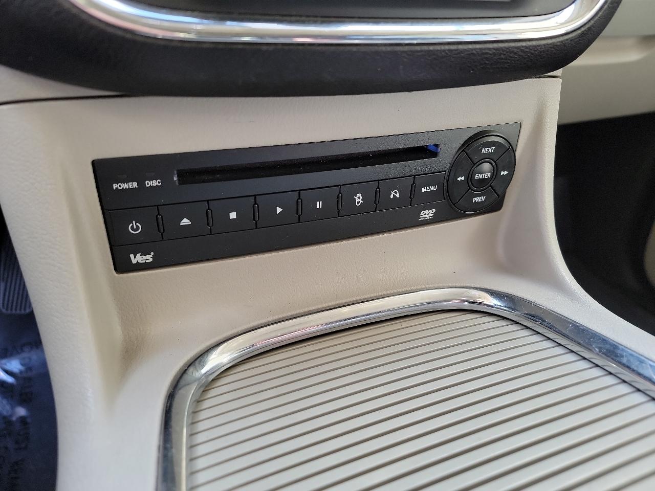 Chrysler Town & Country Limited 2012