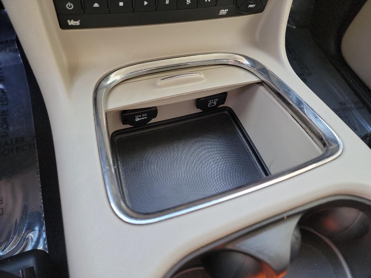 Chrysler Town & Country Limited 2012