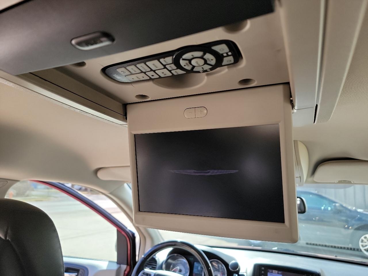 Chrysler Town & Country Limited 2012