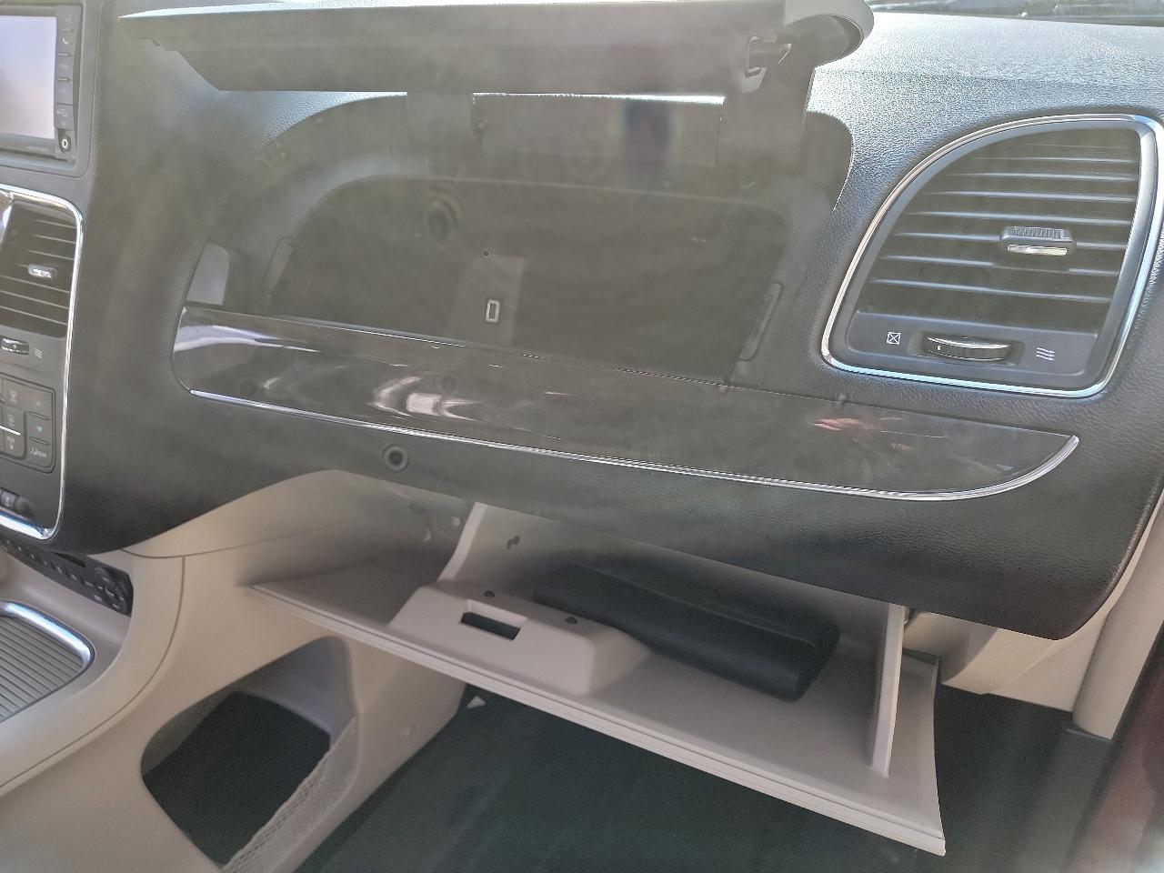 Chrysler Town & Country Limited 2012