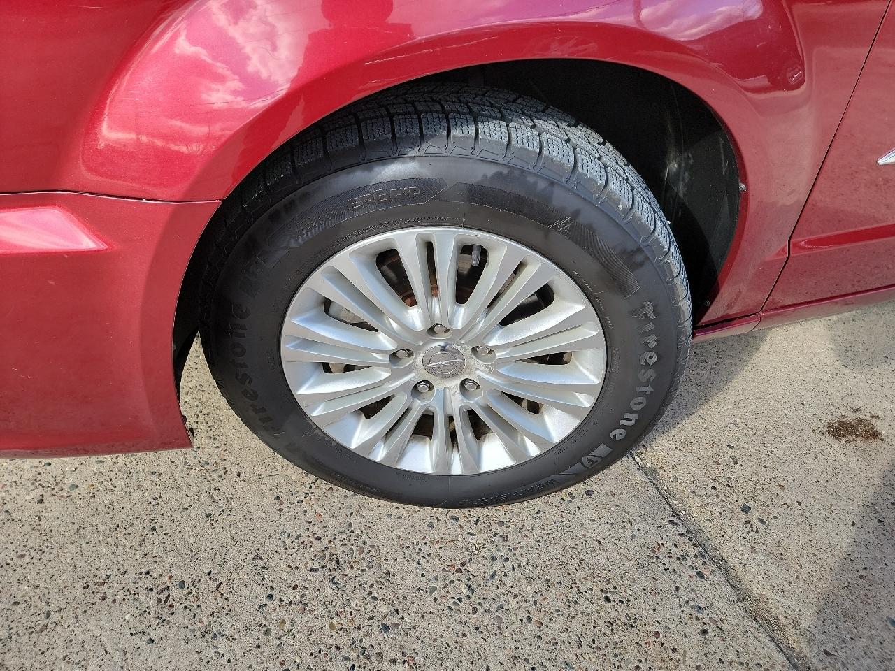 Chrysler Town & Country Limited 2012