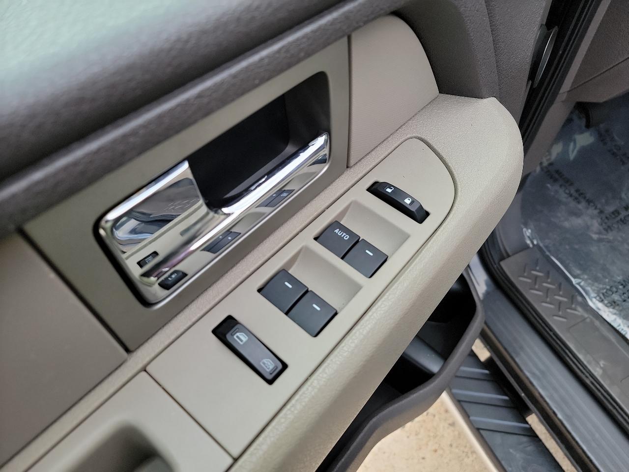 Ford F-150 4WD SuperCrew 145" XLT 2010