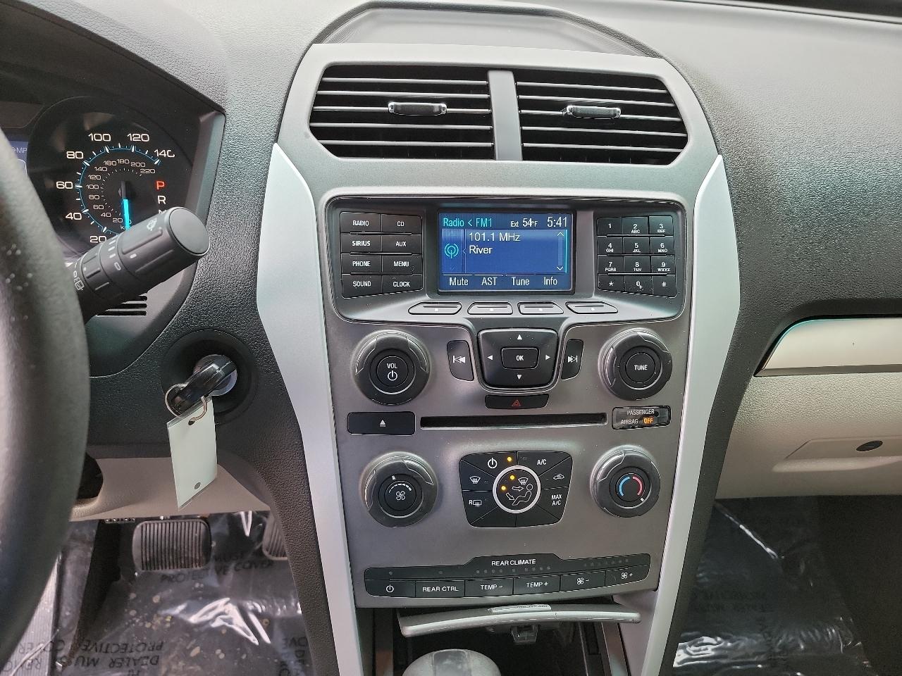 Ford Explorer Base 4WD 2014