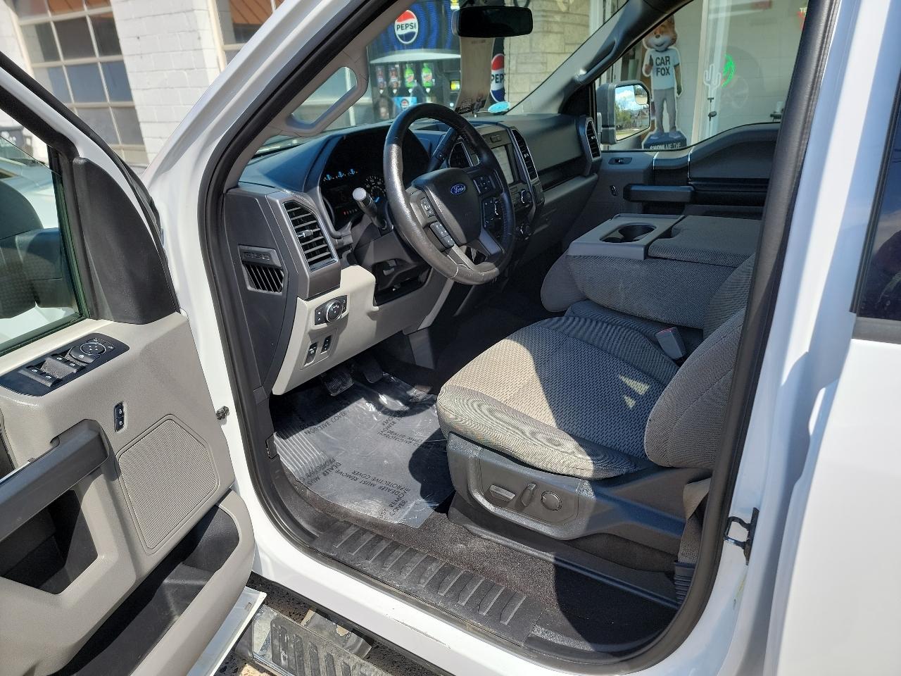 Ford F-150 4WD SuperCrew 150" XLT 2019
