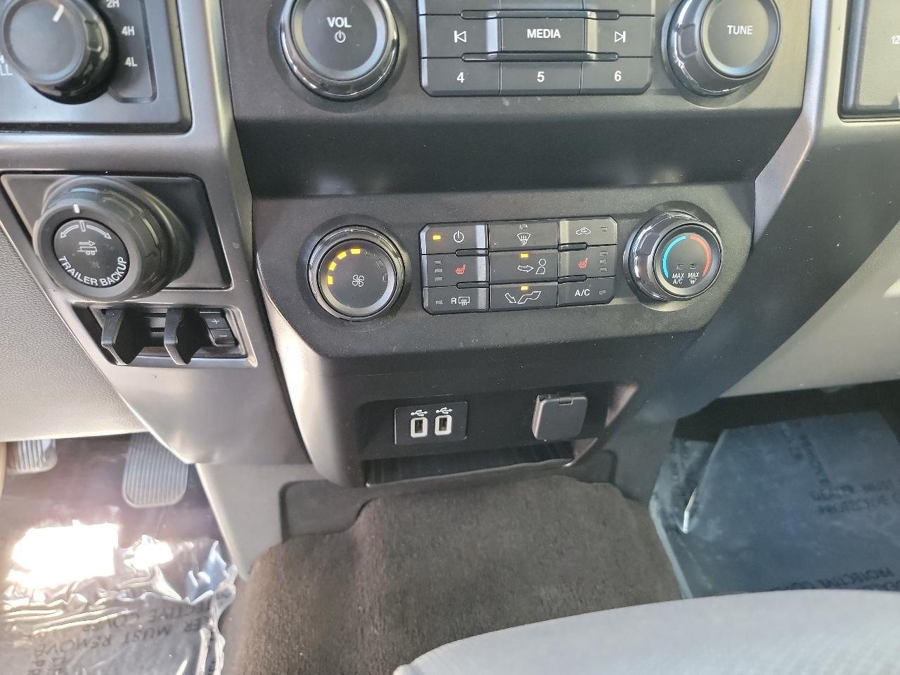 Ford F-150 4WD SuperCrew 150" XLT 2019