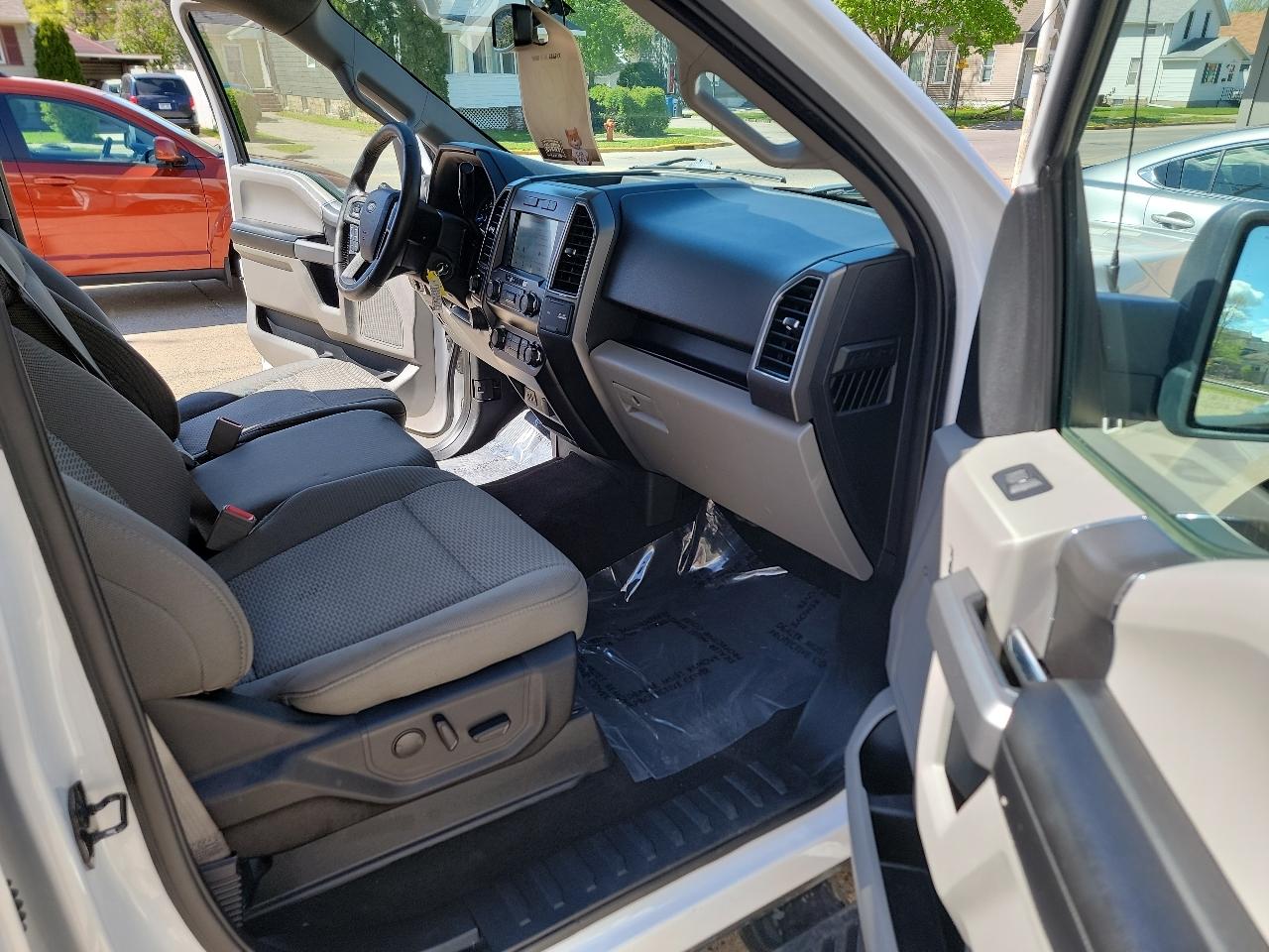 Ford F-150 4WD SuperCrew 150" XLT 2019