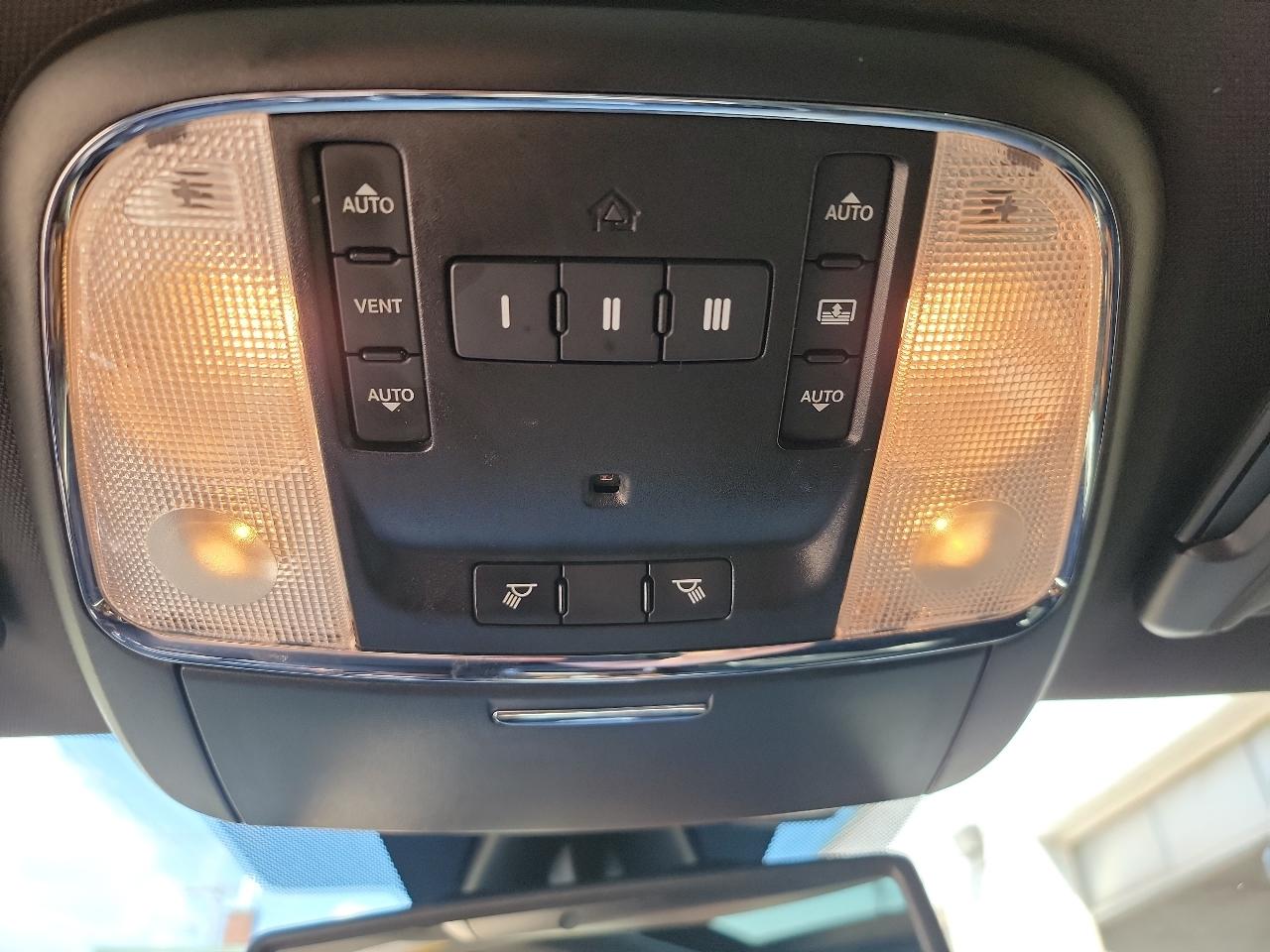 Chrysler 300 C RWD 2012