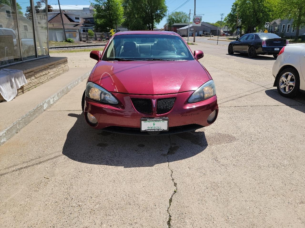 Pontiac Grand Prix Base 2006