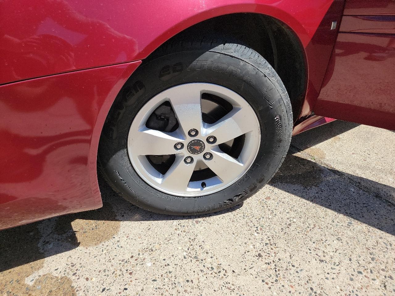 Pontiac Grand Prix Base 2006