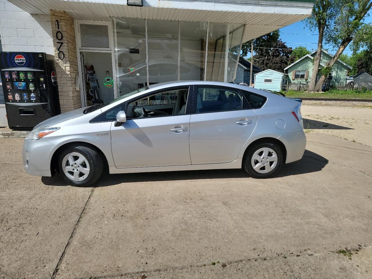 Toyota Prius 4D Hatchback 2010