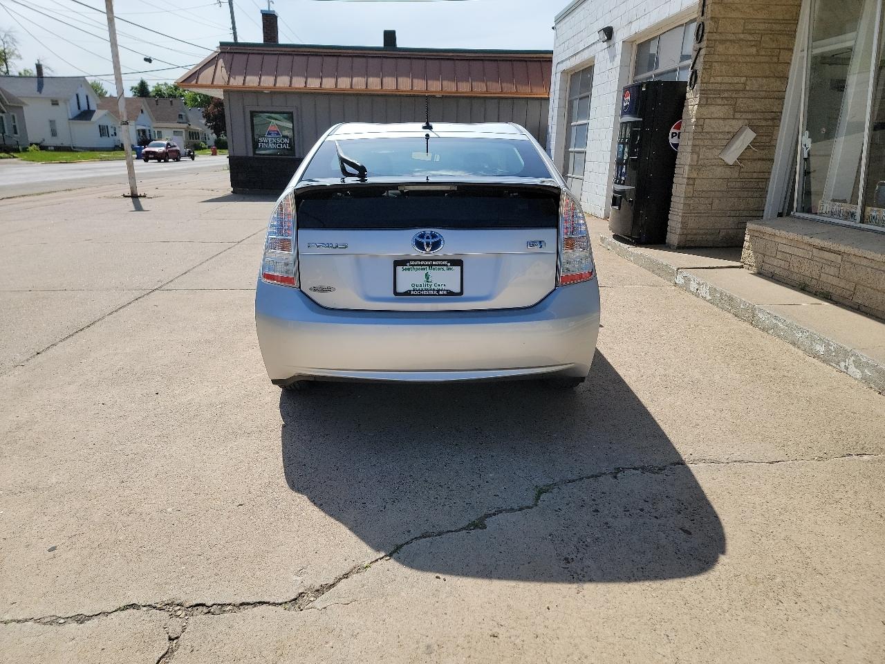 Toyota Prius 4D Hatchback 2010