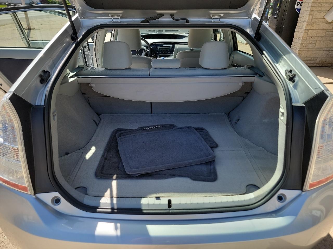 Toyota Prius 4D Hatchback 2010