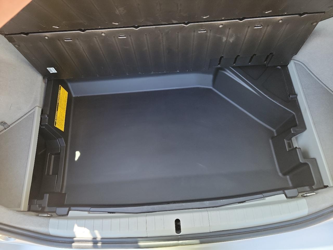 Toyota Prius 4D Hatchback 2010