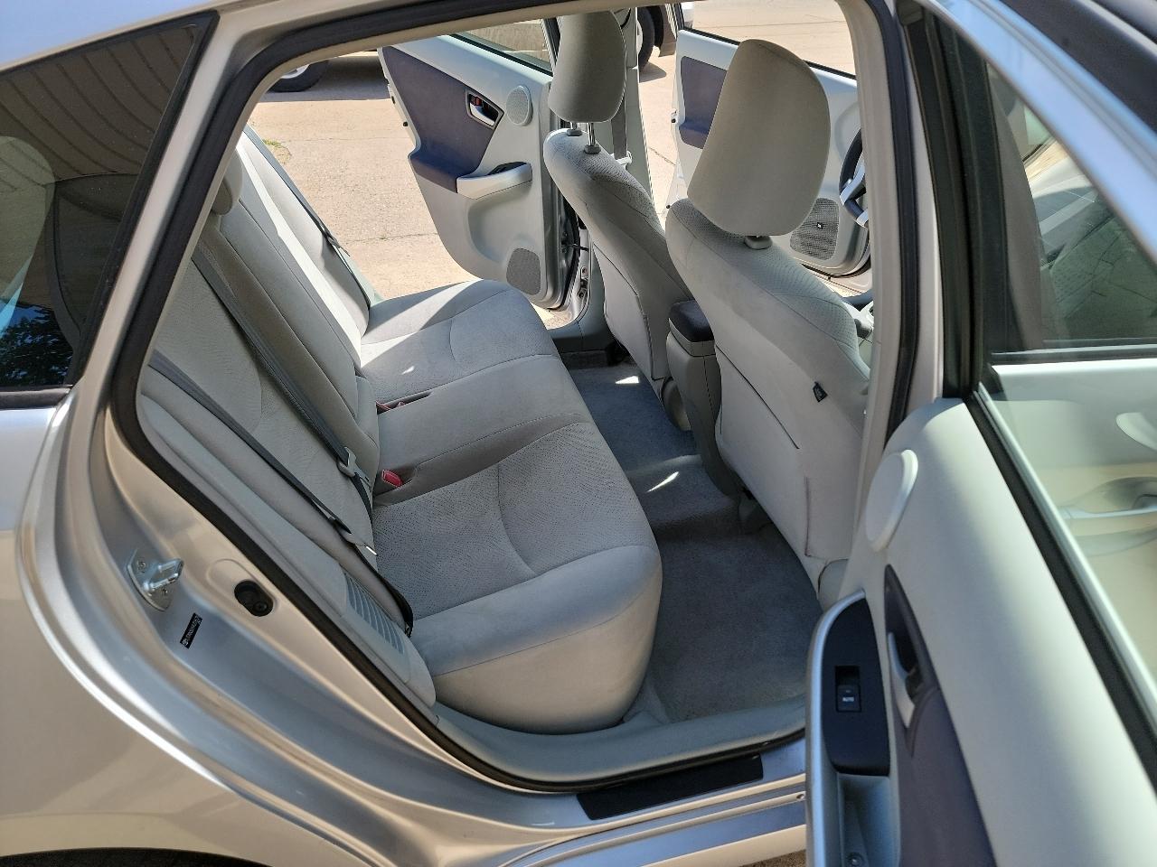 Toyota Prius 4D Hatchback 2010