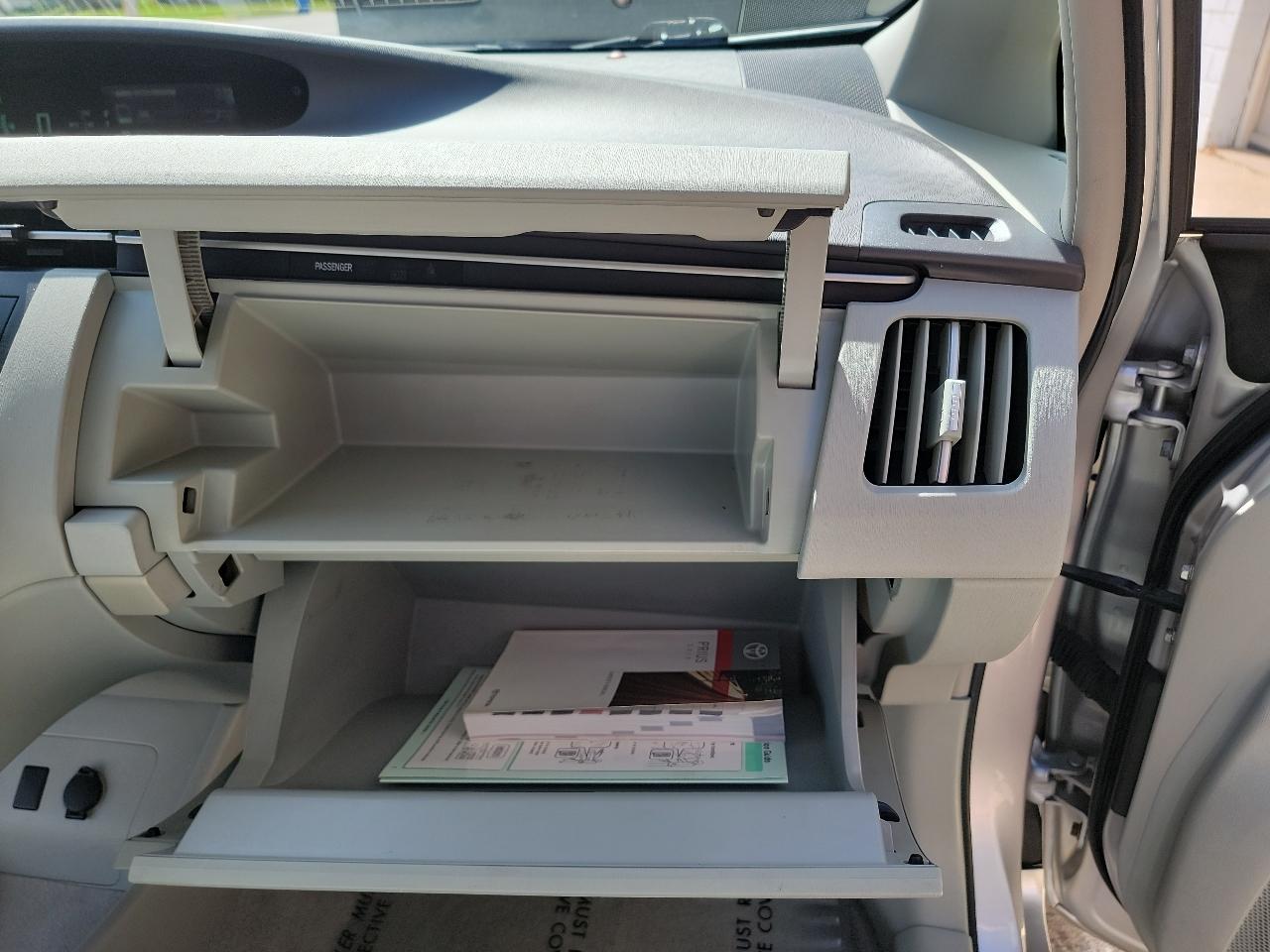 Toyota Prius 4D Hatchback 2010