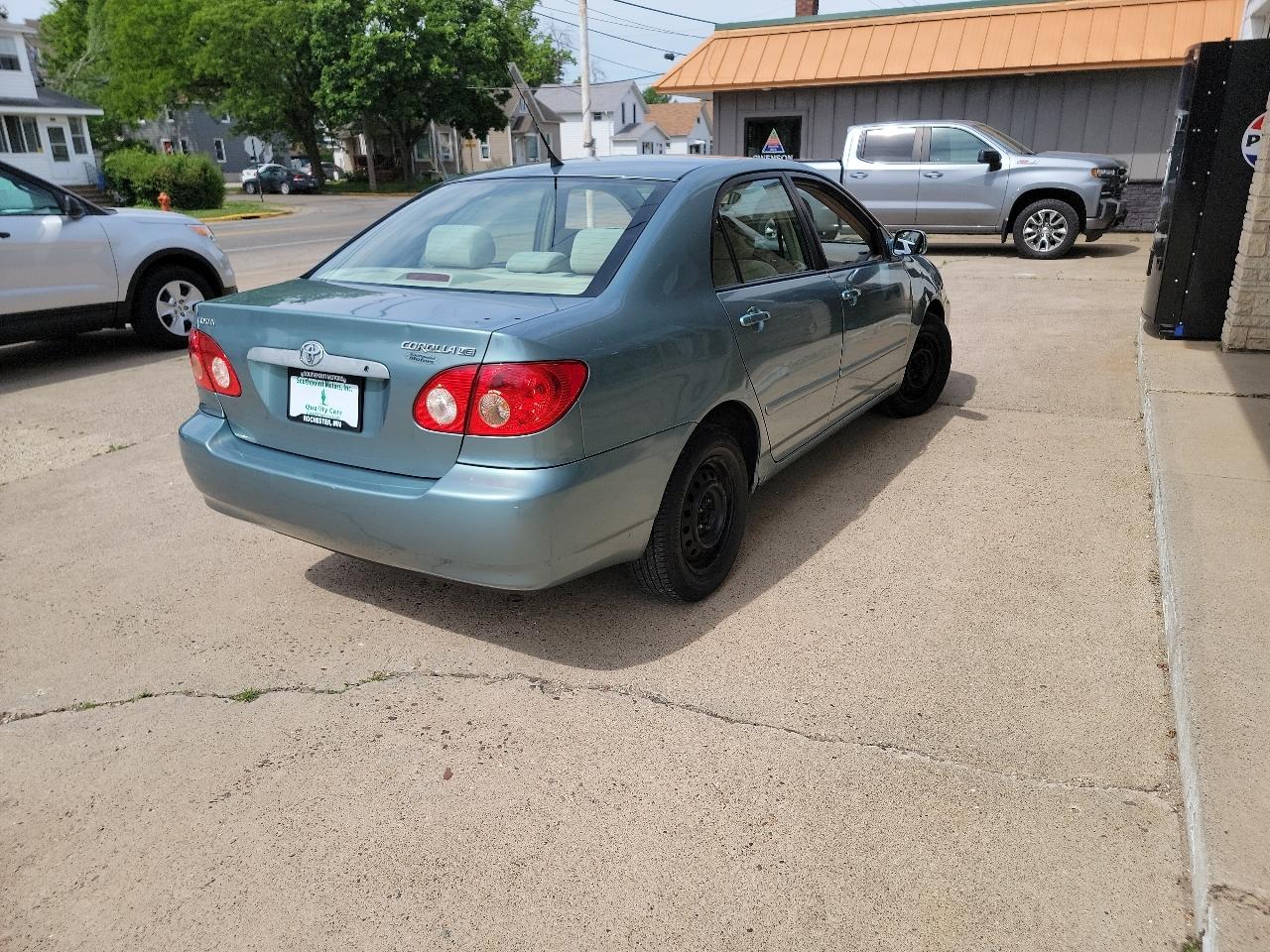 Toyota Corolla 4dr Sdn Auto LE (Natl) 2007
