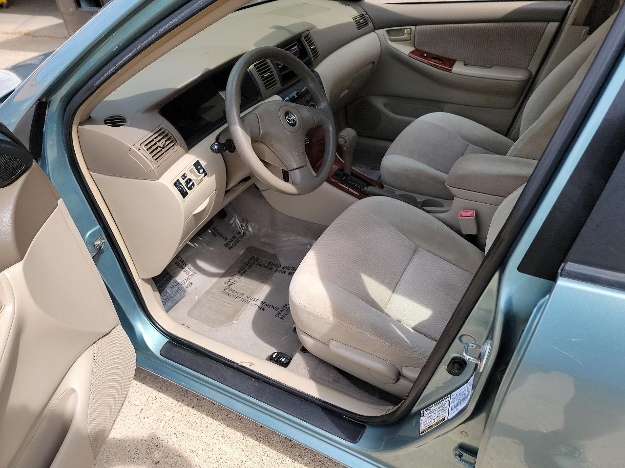 Toyota Corolla 4dr Sdn Auto LE (Natl) 2007