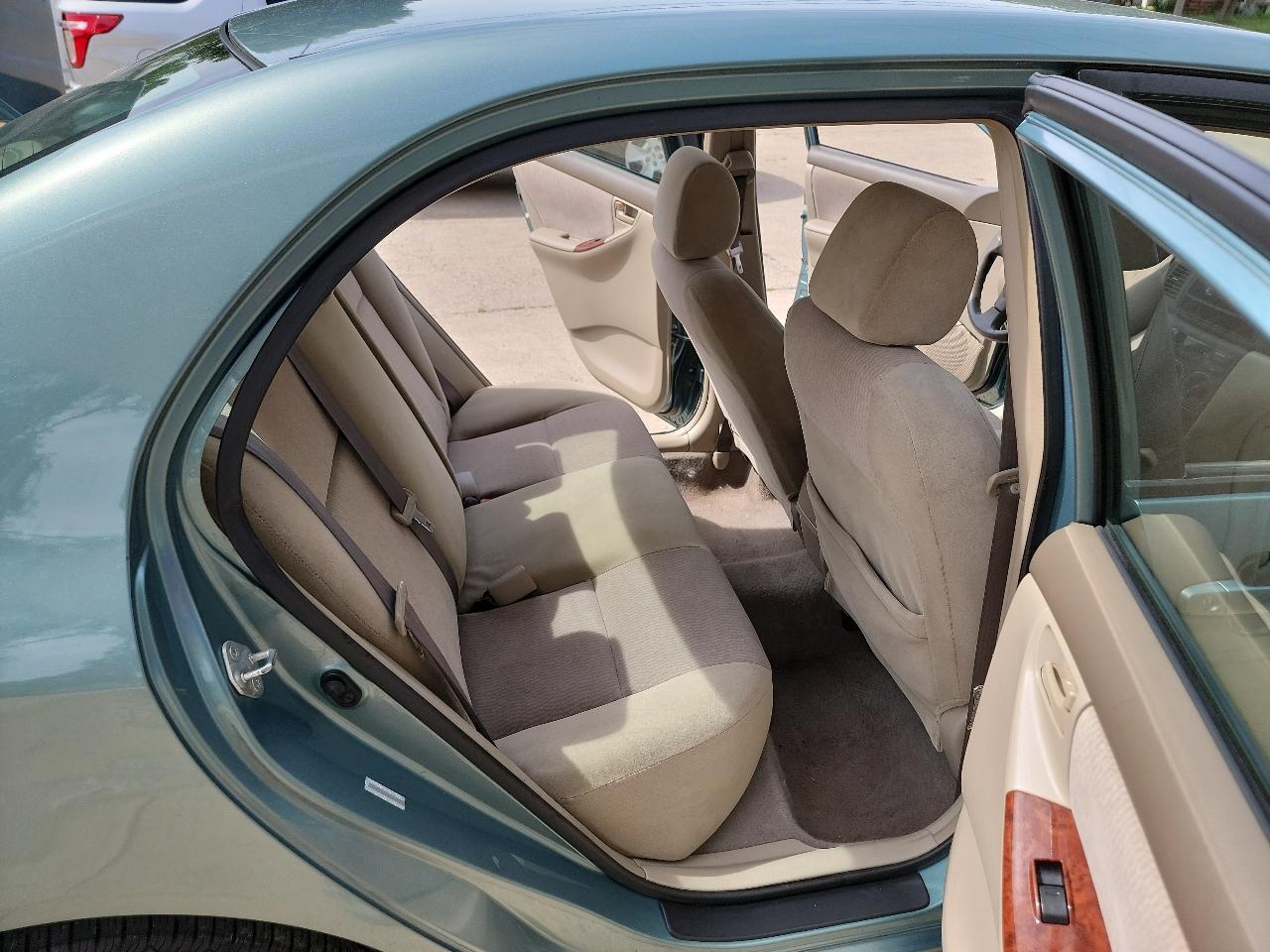 Toyota Corolla 4dr Sdn Auto LE (Natl) 2007