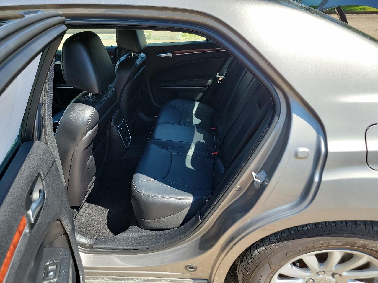 Chrysler 300 RWD 2014