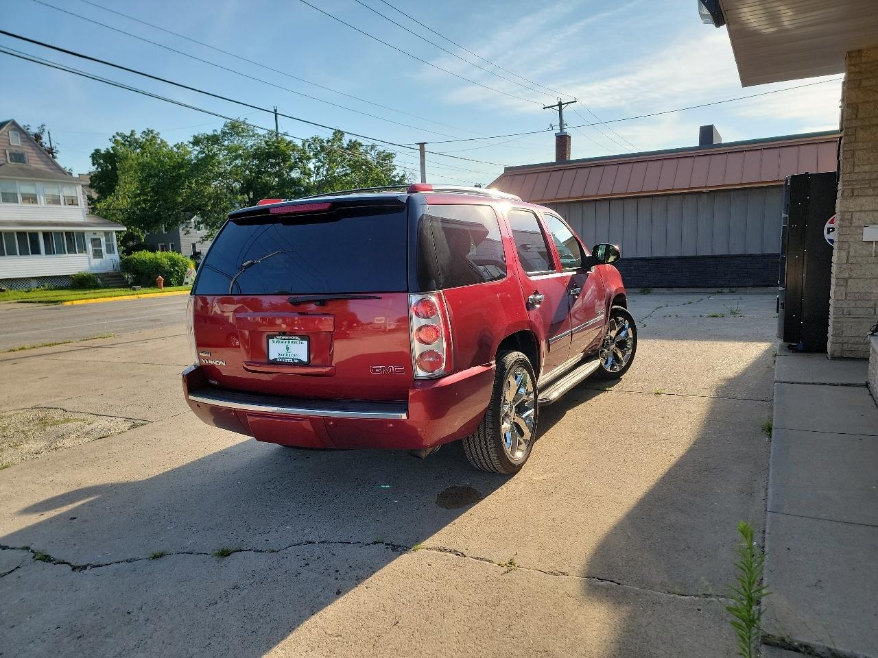 GMC Yukon Denali 4WD 2012