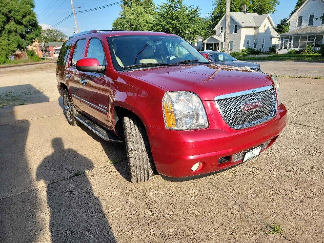 GMC Yukon Denali 4WD 2012