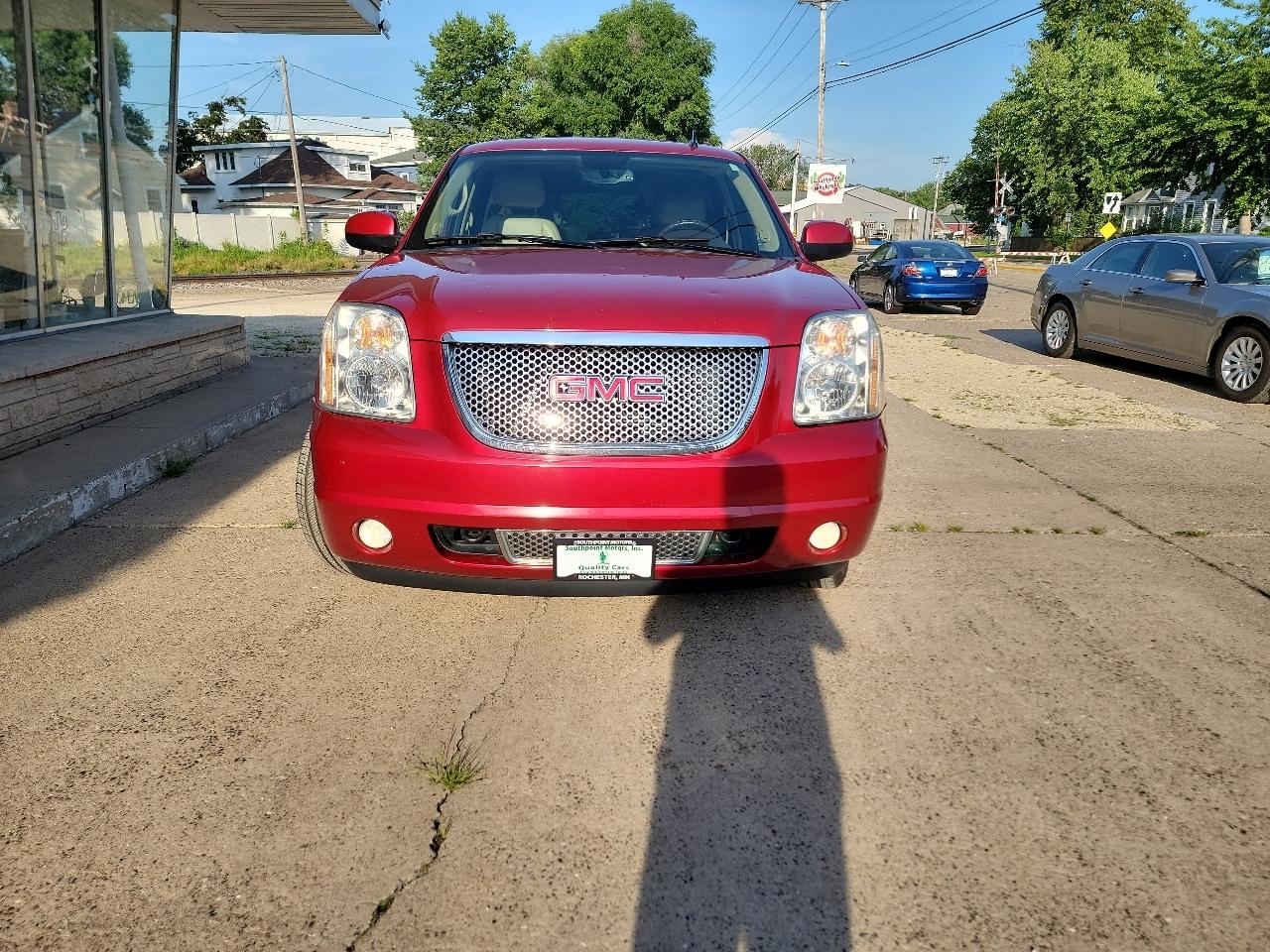 GMC Yukon Denali 4WD 2012