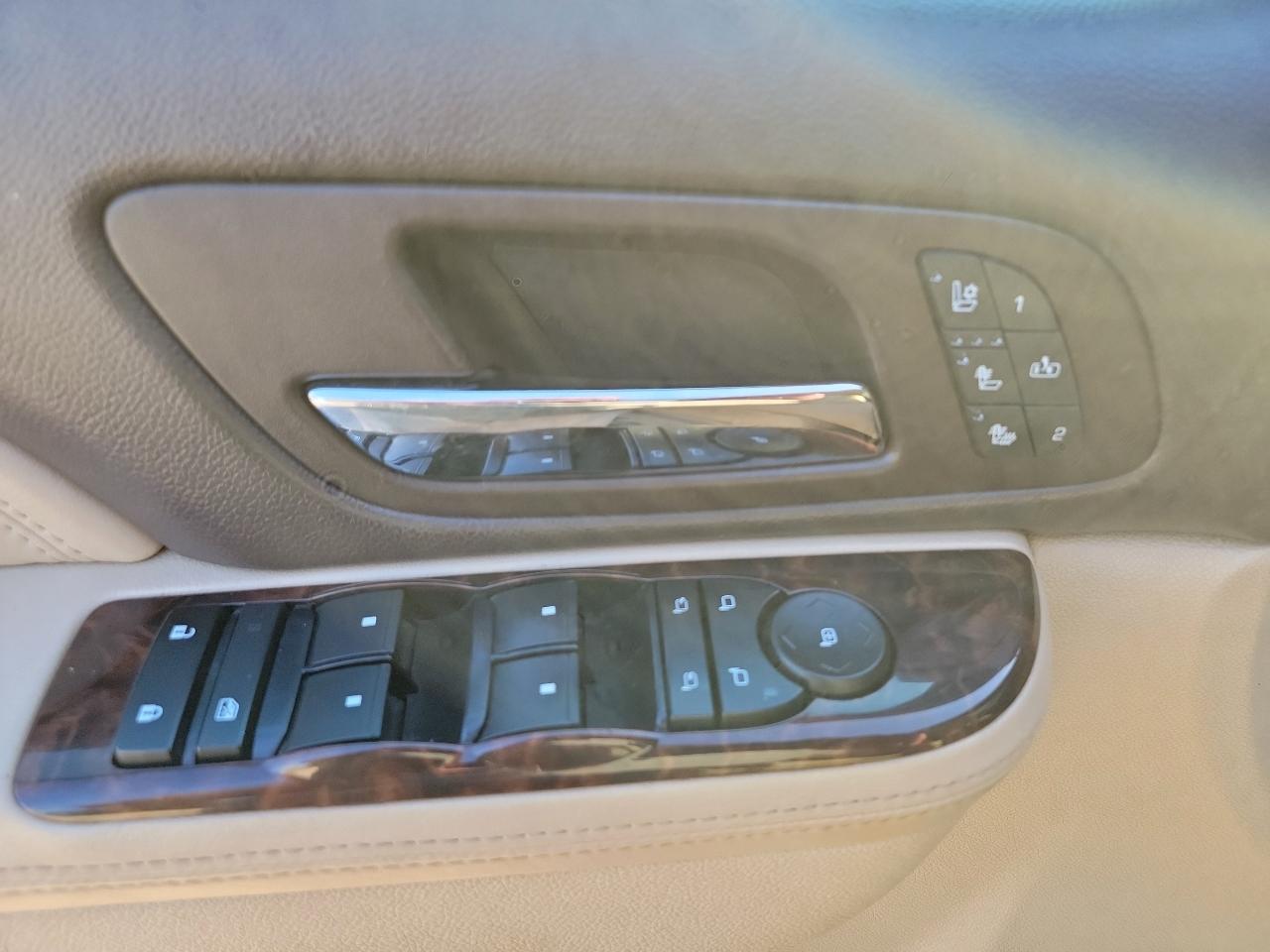 GMC Yukon Denali 4WD 2012