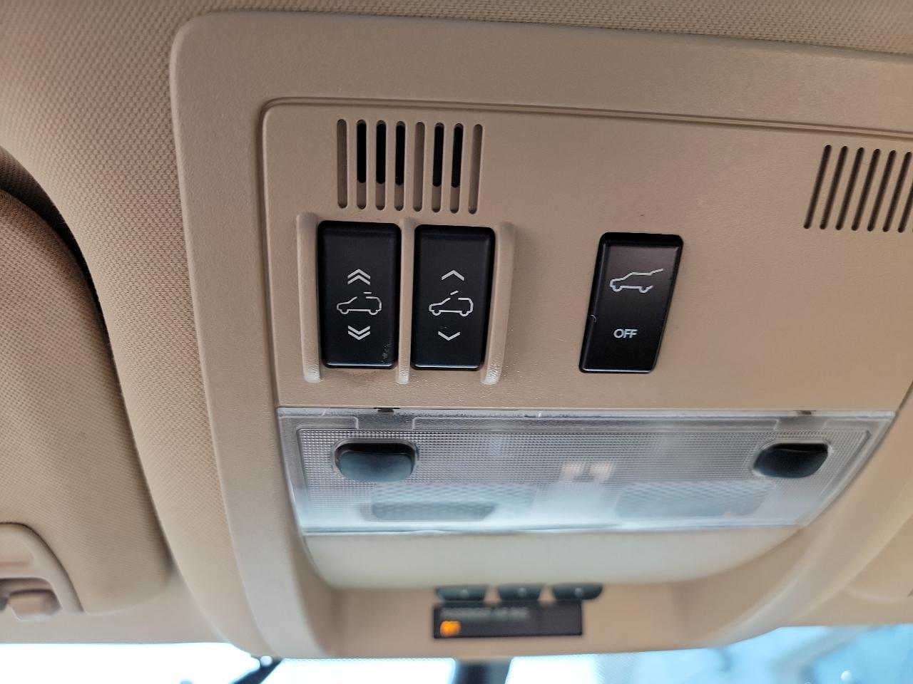 GMC Yukon Denali 4WD 2012