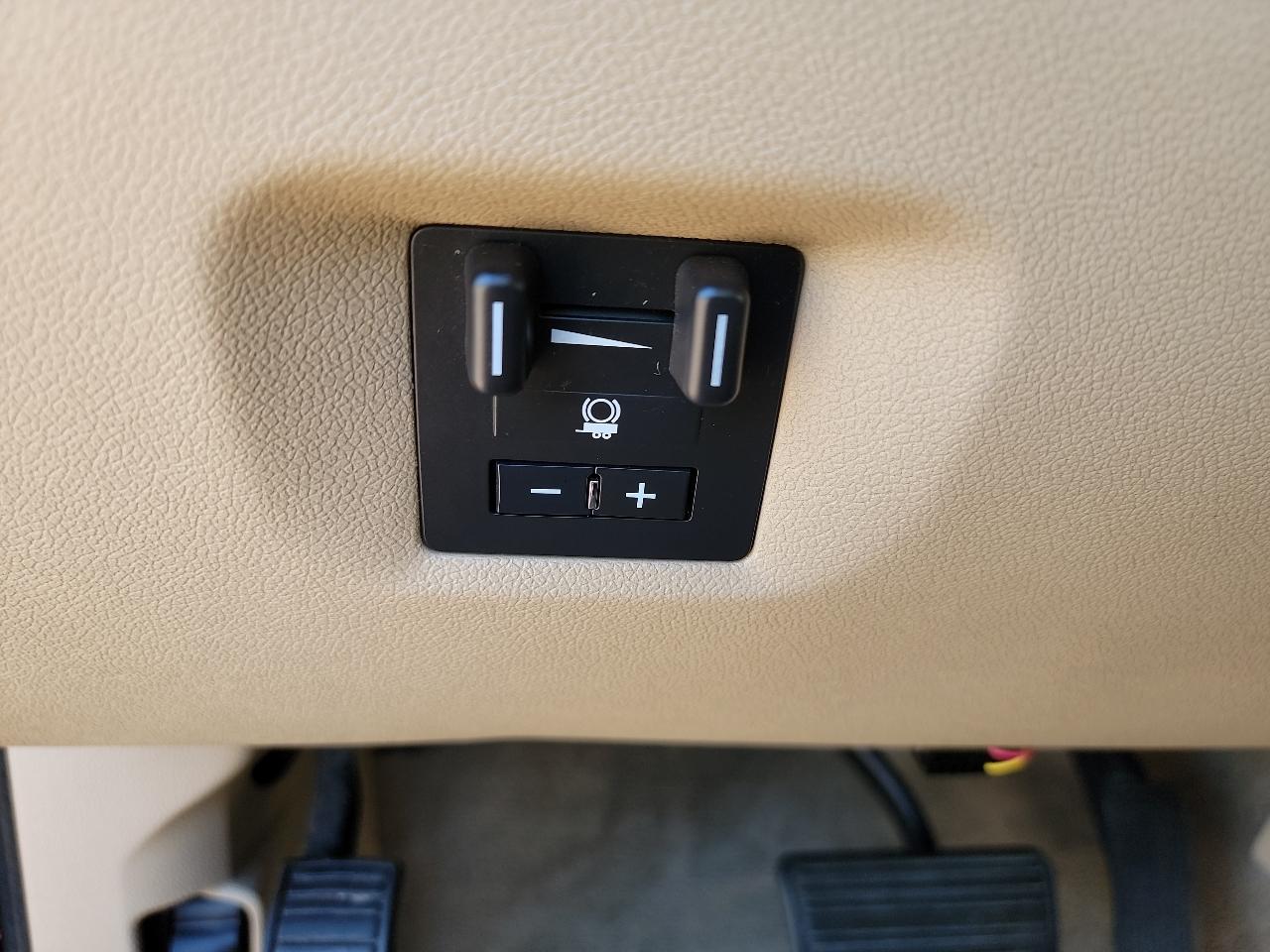 GMC Yukon Denali 4WD 2012