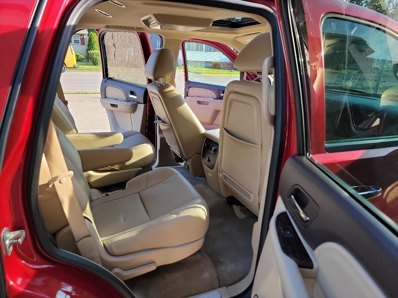 GMC Yukon Denali 4WD 2012