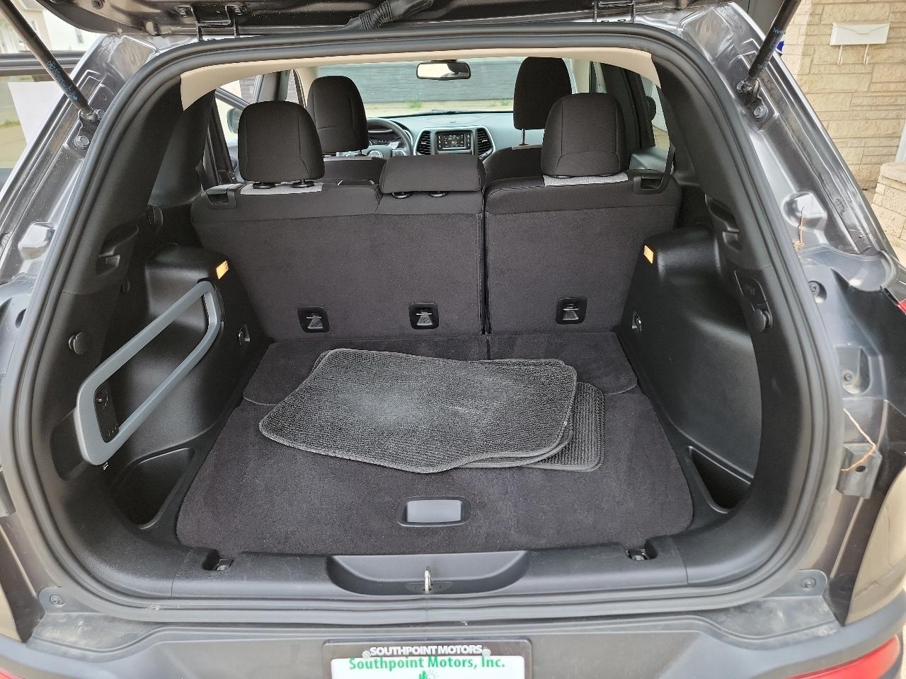 Jeep Cherokee Latitude FWD 2014